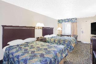 Super 8 By Wyndham Hotel