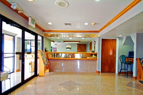 Super 8 By Wyndham Hotel 2*
